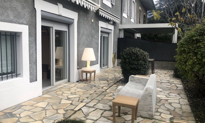 Tresserve Apartment | Appartement en Rez-de-chaussée Dans une Villa Avec Piscine, à D'aix-les-bains