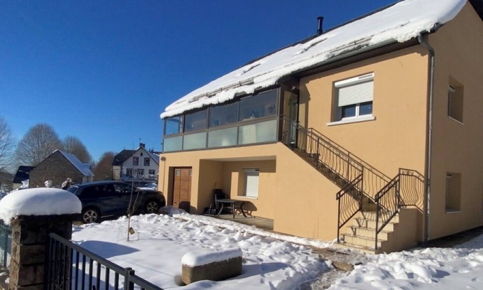 La Tour-dʼAuvergne Apartment | Appartement au Bord du lac 2 Chambres, Plein Pied Avec Terrasse