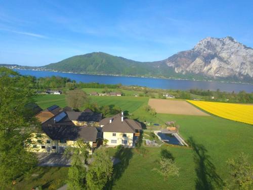 Altmuenster Apartment | Appartement In Altmünster Am Traunsee Mit Panoramablick