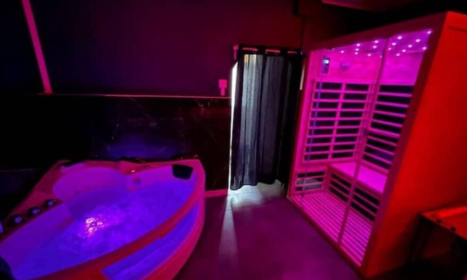Faubourg Sud Apartment | Appartement Insolite, Place Wilson Spa, Sauna