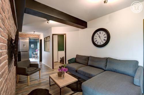 Saint-Genest-Lerpt Apartment | Appartement le Gaga Château Philip