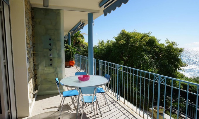 Ospedaletti Apartment | Appartement Standing Front de Mer, Très Calme, Village Typique, 15min Sanremo