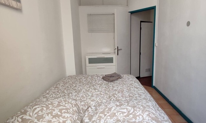 1st Arrondissement Apartment | Appartement Typique Entre la Gare et la Canebière