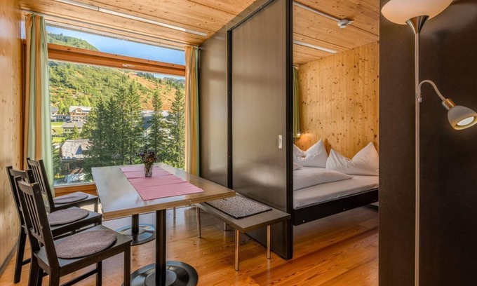 Irdning-Donnersbachtal Apartment | Appartment Nr. 6, 2 Schlafr., Du., WC - Long Stay - "holzboxen" Planneralm Alpin Appartements