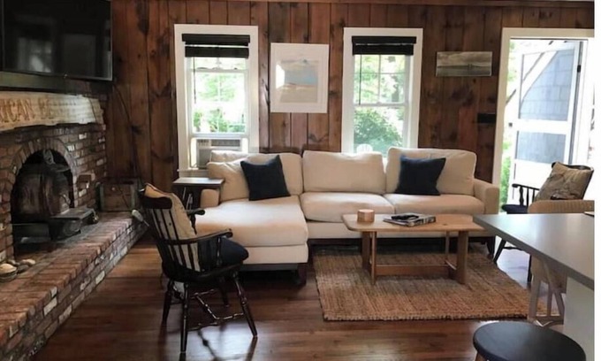 Hampton Bays Cottage | Apres Sea : Renovated cottage close to all