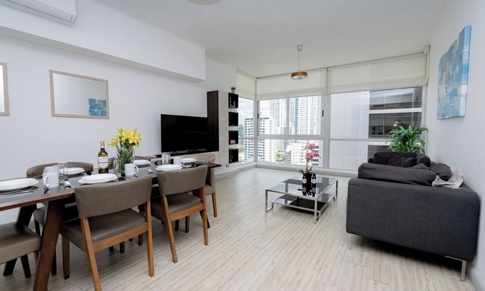 Tumba Vieja Apartment | Apt 2 bedroom free parking and pool