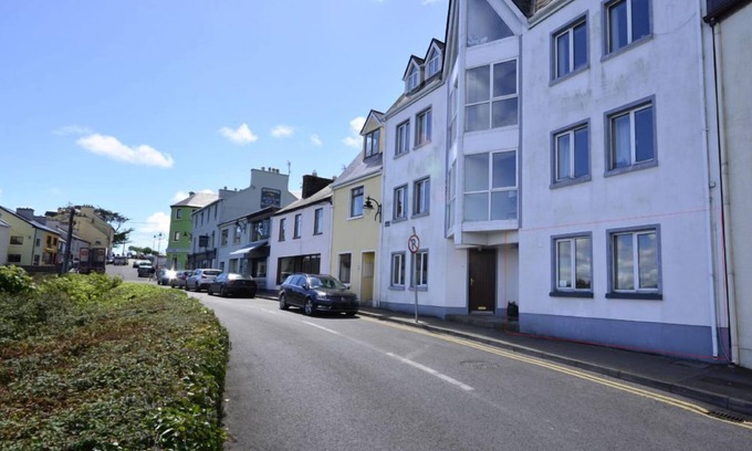 Roundstone Cottage | Apt 235 - Roundstone - sleeps 4 guests in 2 bedrooms