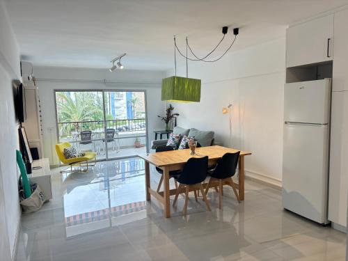 Playa Pobla de Farnals Apartment | Apt. En la Playa, Wifi rápido y piscina.