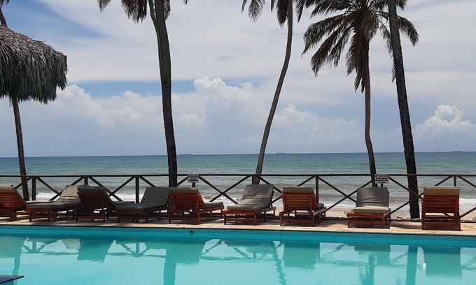 Cumbuco Apartment | Apt. In a Beachfront Condominium in the best of Cumbuco.