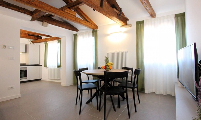 Santa Croce Apartment | Apt. Longhi (Residence Artisti)