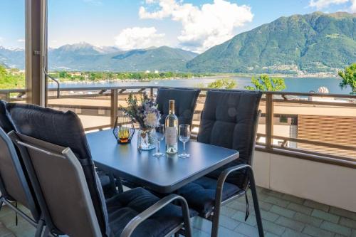 Minusio Apartment | Apt Marlis 180 lake view Swimming Pool and Parking