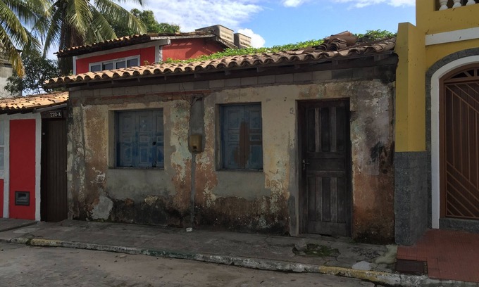 Vila Velha Condo | Apt steps from shops, restaurants and the sea in Vila Velha