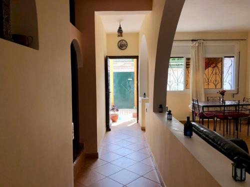 Bensergao Apartment | APT traditionnel et très bien situé - WIFI & PARKING