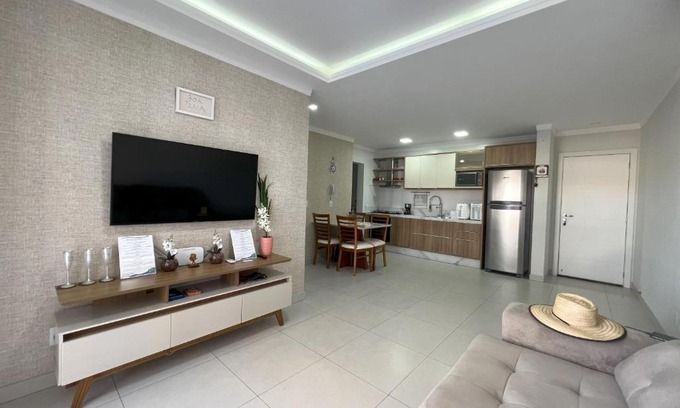 Bombas Apartment | Apto com Piscina, Estacionamento e Churrasqueira em Bombas - 2 dorms 6 pessoas - 300 metros do Mar