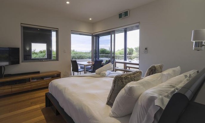 Prevelly Apartment | Aquatic Visions Studio Apartments