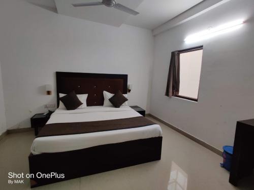 Shikohabad House | Aradhaya Guesthouse