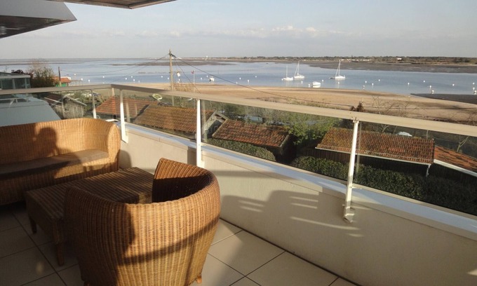Arcachon Apartment | Arcachon, bright 2-bedroom apt with terrace and private parking