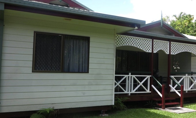 Arcadia Apartment | Arcadia Gardens - spacious island apartment just minutes to Geoffrey Bay