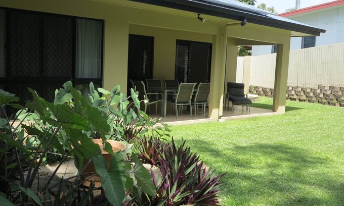 Arcadia Apartment | Arcadia Villa 3 - Modern, light and airy apartment at Alma Bay, with national park views