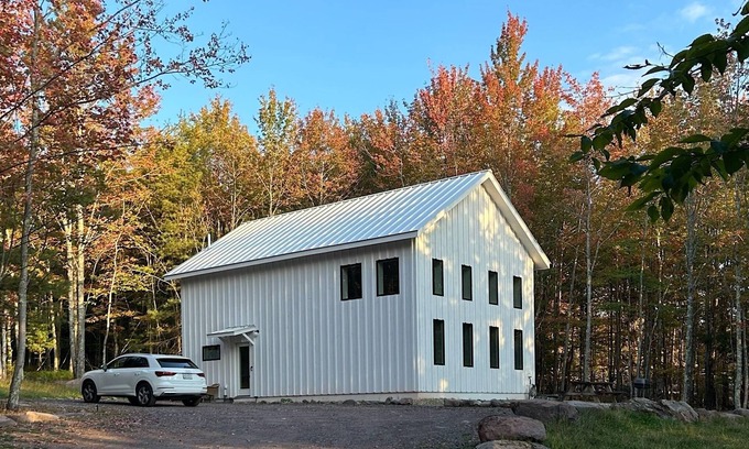 Hunter Cabin | Architect-Design Cabin in the Woods + Fireplace, Fully-Stocked Kitchen