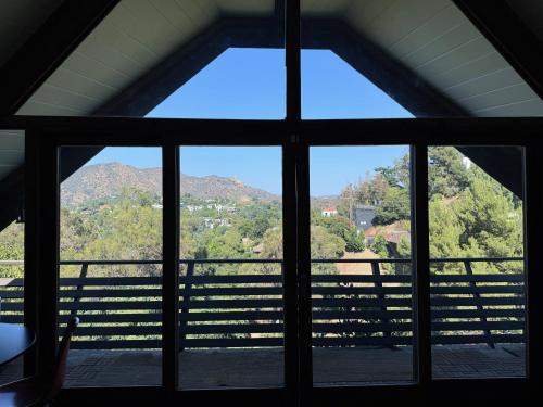 Hollywood Hills House | Architectural Marvel In Hollywood Hills Wviews