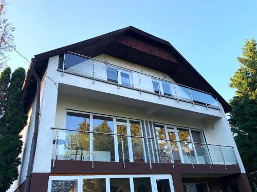Revfulop House | Ari Villa Révfülöp