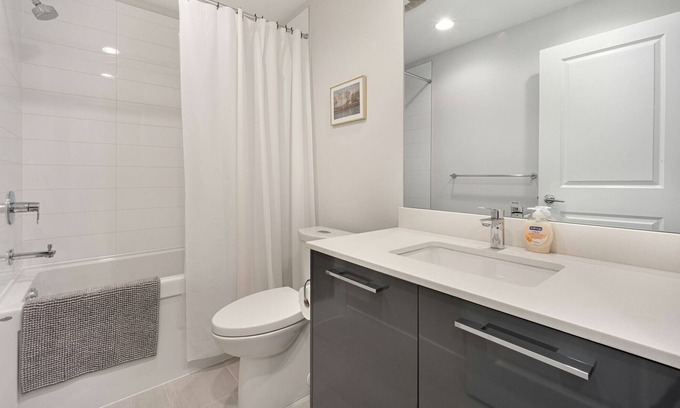 Richmond Apartment | ARIES PALACE - 2 BDR 2 BATH MORDEN & LUXURY