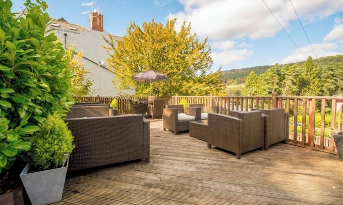 Rothbury Hotel | Armstrong Manor