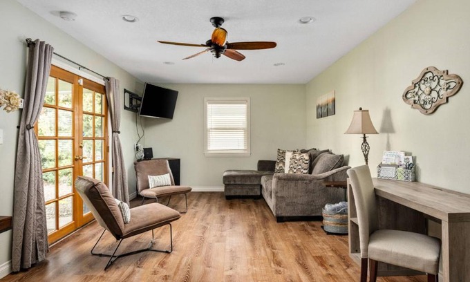 Hillsboro House | Arrington Retreat
