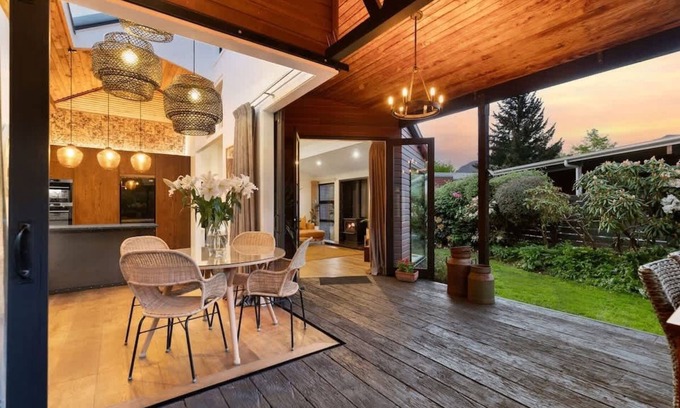 Arrowtown House | Arrowtown Luxury Escape with Hot Tub