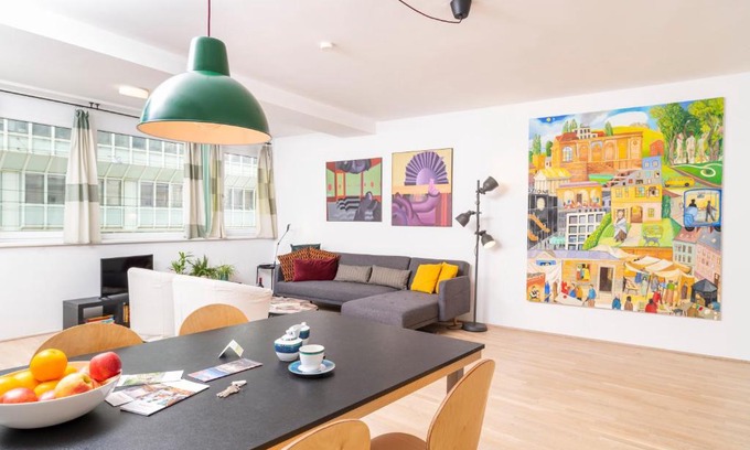 Wieden Apartment | Art Apartment Karlsplatz by ichbucheAT