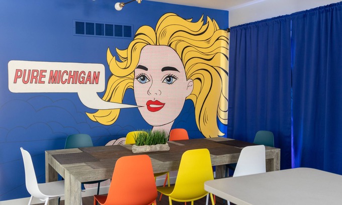 Miami Park House | Art House By Lake Michigan *5 min walk from Lake Bluff *Private Beach Access*