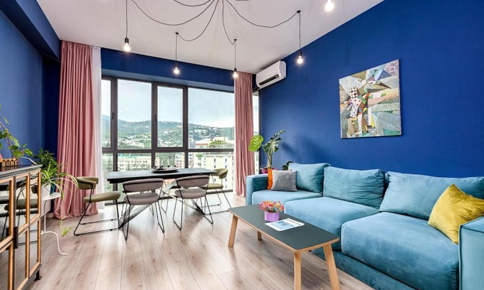 Vake Apartment | Art inspired Modern Flat near VAKE PARK with WIFI