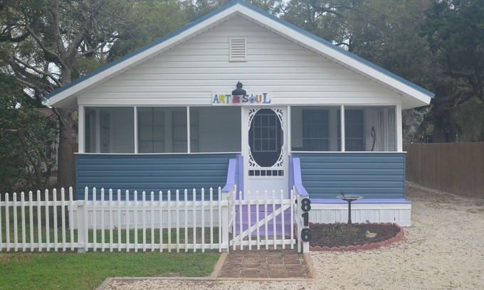Dauphin Island Cottage | Art & Soul Vintage Cottage, fully remodeled and minutes from the Beach!