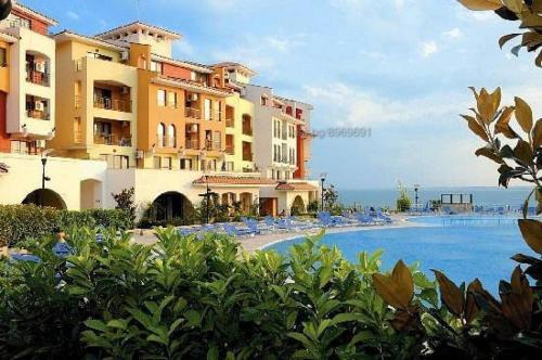 Aheloy Apartment | Art studio Marina Cape-private host