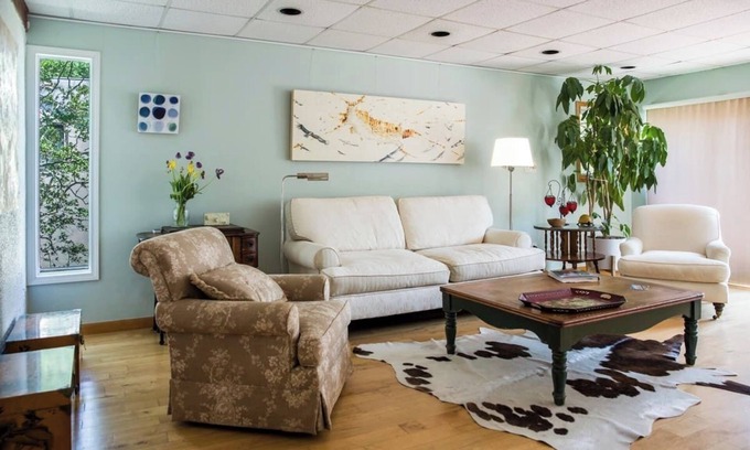 Cherrywood House | Artist Home Upstairs unit duplex in Historic Cherrywood