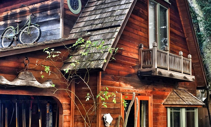 Carmel Valley Apartment | Artist's Treehouse Studio Apartment, 31 nite min.