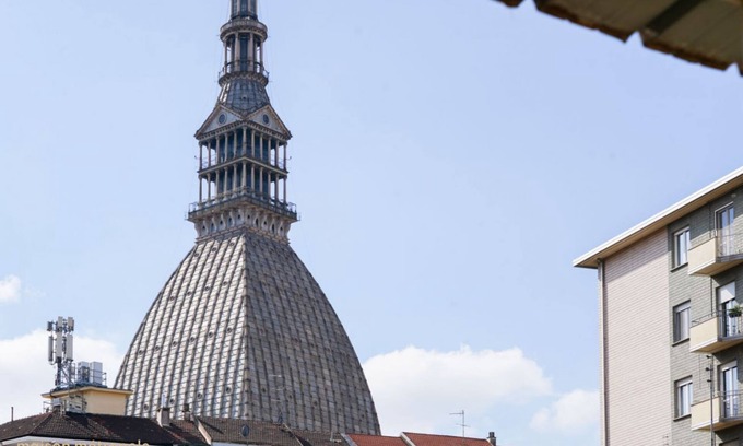 Vanchiglia Apartment | Artists Art Apartment