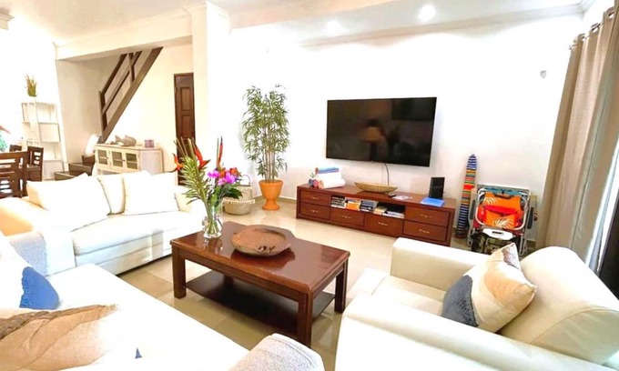 Palm Beach House | Aruba Breeze Condo B7