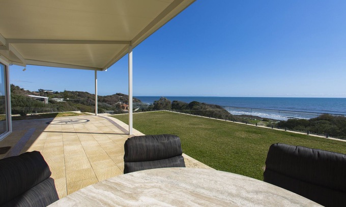 Peppermint Grove Beach House | As close to the beach as you can get
