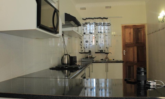 Livingstone Apartment | Asante Apartments