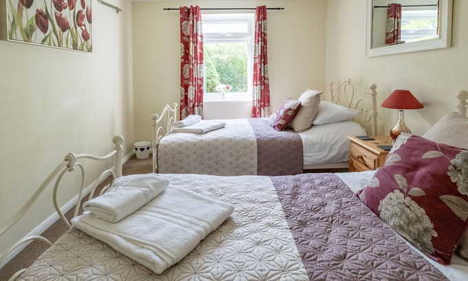 Henfield House | Ash Cottage by Interhome