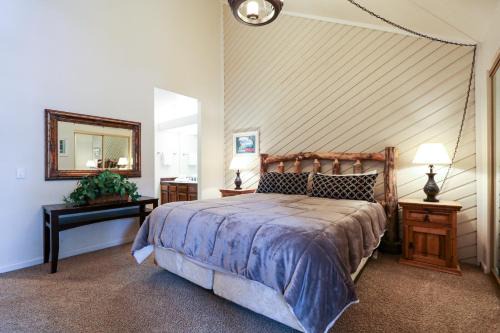 Mammoth Lakes Apartment | Aspen Creek #311 condo