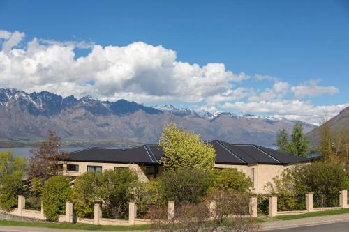 Fernhill House | Aspen Grove Villas