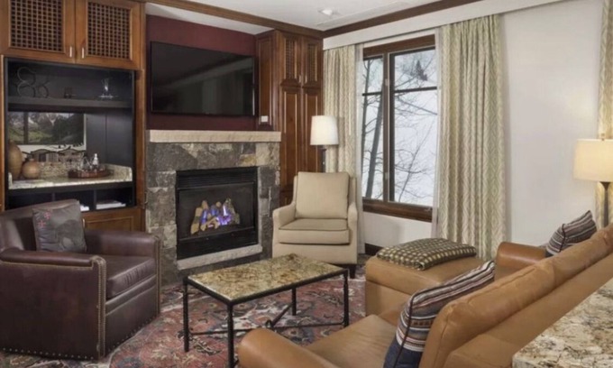 Aspen House | Aspen Highlands Ritz Carlton 2 bed Dec 20-Dec 27, 2025