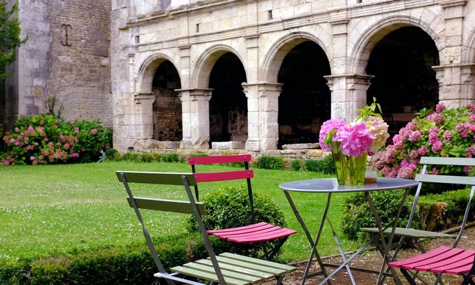 Azay-le-Brule House | Association Le prieuré Saint Barthélémy