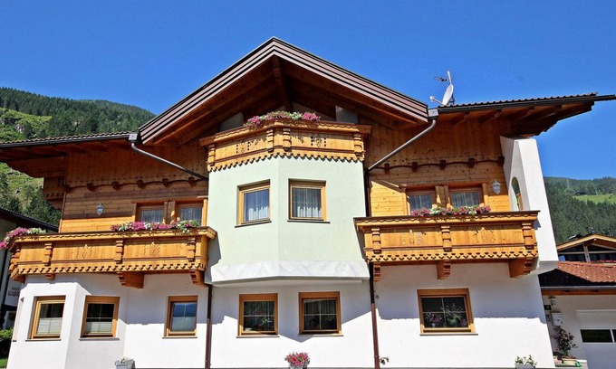 Aschau Im Zillertal Apartment | 120 m² Apartment ∙ 3 bedrooms ∙ 10 guests
