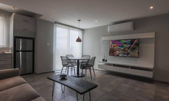 Puerta de Tierra Apartment | At the center of it all Casa Terra Porto #8nn