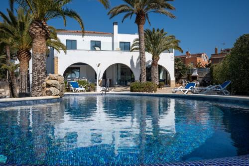 Torredembarra Villa | AT033 Bonita villa con piscina privada, completamente equipada