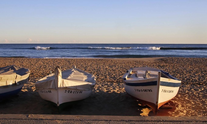 Torredembarra Apartment | AT076 BAIX A MAR: Apartment in Baix a Mar on the seafront